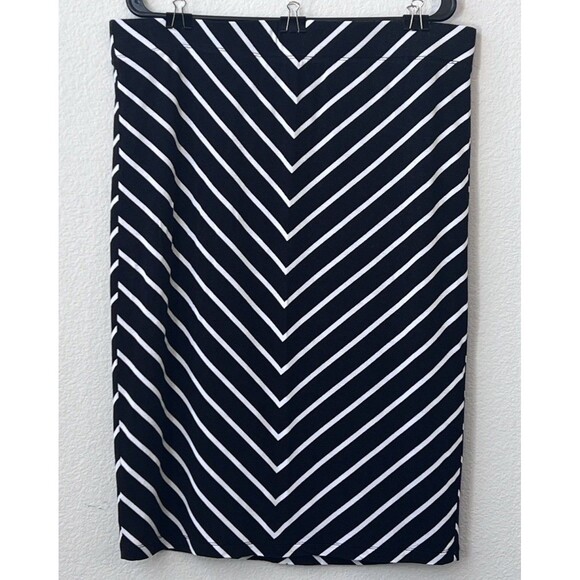 Apt. 9 Dresses & Skirts - Apt 9 Pencil Skirt XL Black White Chevron Stripe Stretch Slim Midi Lined